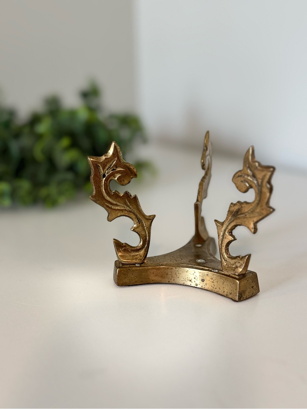 Brass Decorative Plate Stand in Antique Gold